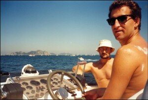Según vd, el señor en cuyo yate el presidente Núñez-Feijóo disfruta de unas vacaciones es: a) Un narcotraficante convicto. b) un criminal condenado por blanqueo de capitales c) las dos anteriores y, además, receptor de subvenciones de la Xunta de Galicia. 